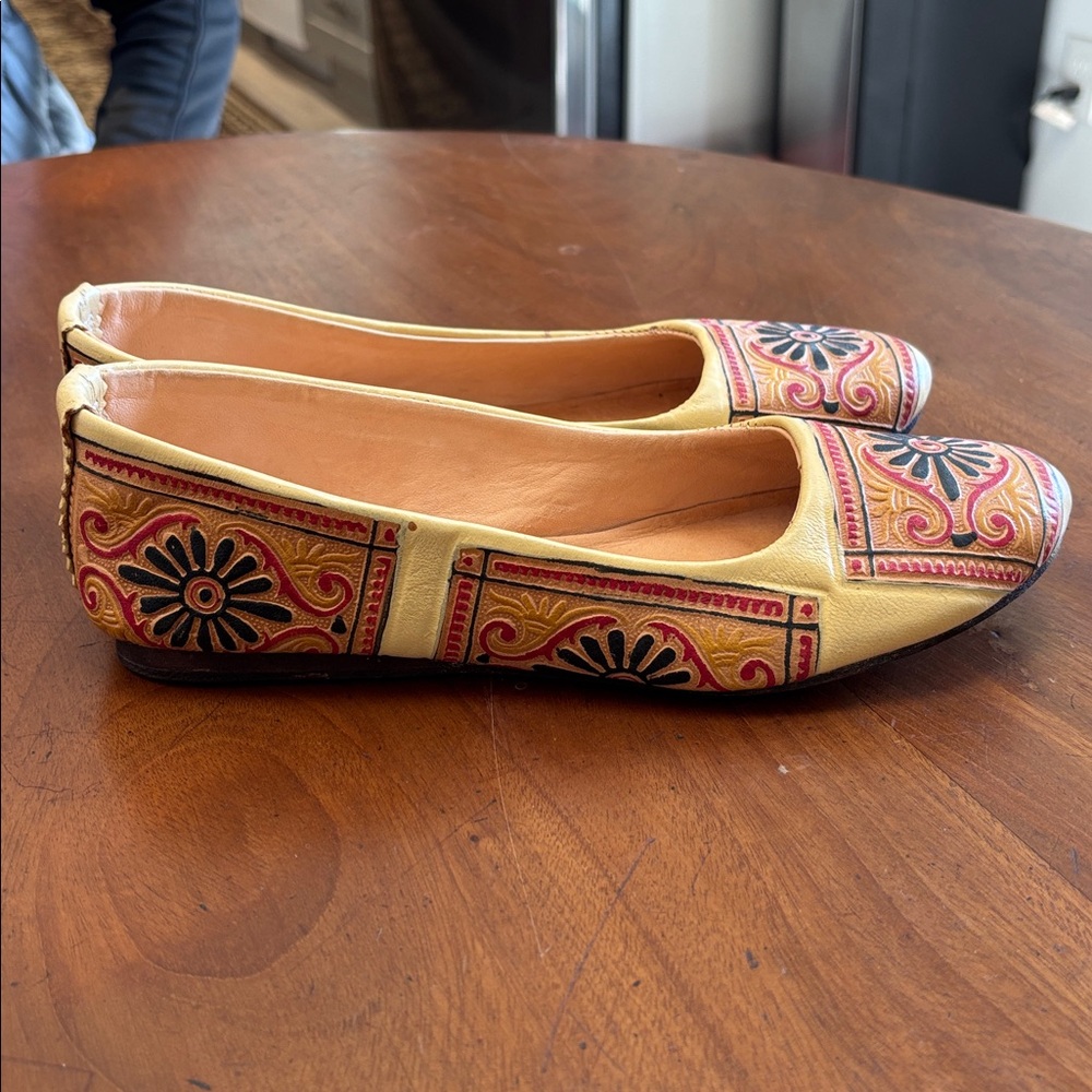 Artisan Women's Multicolor Flats